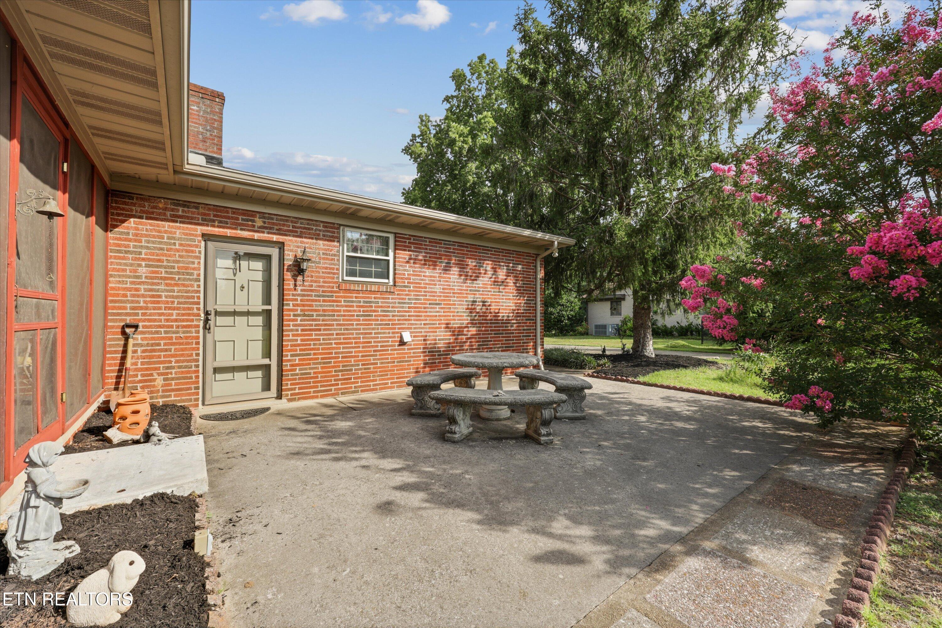 827 West Cunningham Street Alcoa, TN 37701 - Photo 27 of 43 33-827 W Cunningham St40