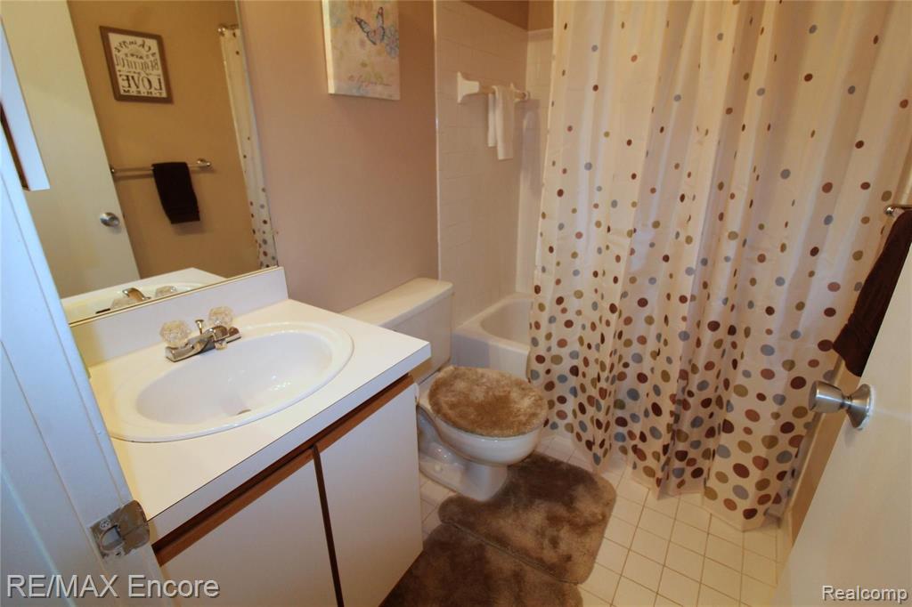 24060 Middlebelt Road, Unit 23 Farmington Hills, MI 48336 - Photo 13 of 13