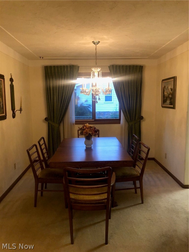 4391 Harris Road Broadview Heights, OH 44147 - Photo 8 of 34 Dining Room.