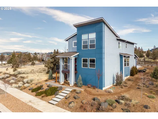 $499,999 | 433 Southeast Larkspur Drive, Madras, OR 97741