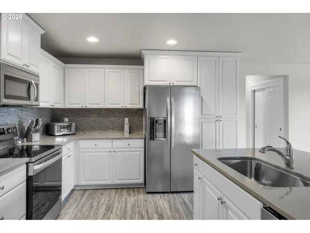 $499,999 | 433 Southeast Larkspur Drive, Madras, OR 97741