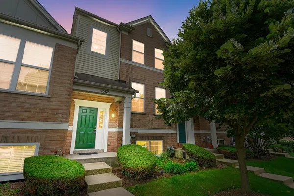 $359,000 | 1682 Dogwood Lane, Hanover Park, IL 60133