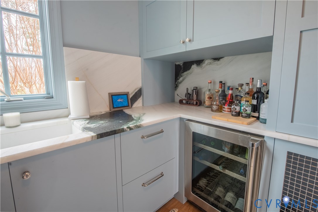 463 Rockingham Road Dunnsville, VA 22454 - Photo 22 of 47 a view of cabinets and window