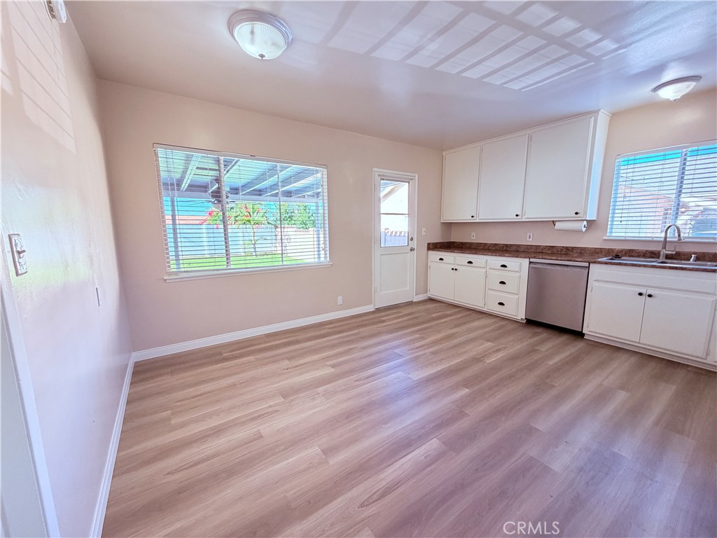 14820 Ragan Drive La Mirada, CA 90638 - Photo 8 of 27 Plenty of room for casual eating.