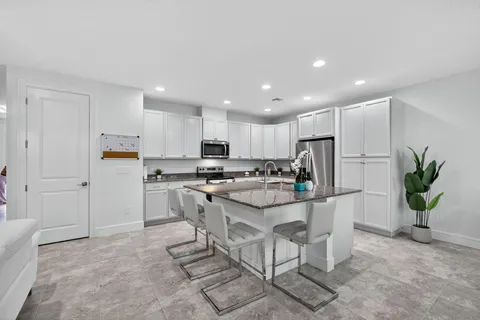 $525,000 | 16131 Oakview Drive, Loxahatchee, FL 33470