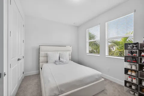 $525,000 | 16131 Oakview Drive, Loxahatchee, FL 33470