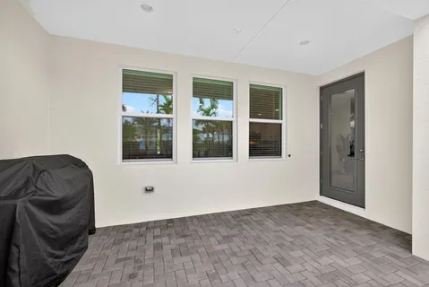 $525,000 | 16131 Oakview Drive, Loxahatchee, FL 33470