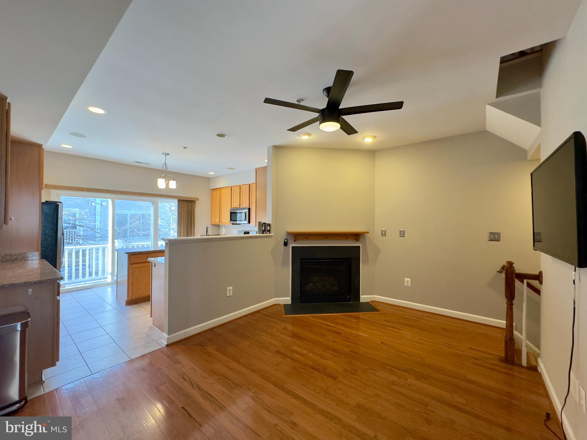 124 South Duncan Street Baltimore, MD 21231 - Photo 17 of 30 a view of a livingroom with a fireplace