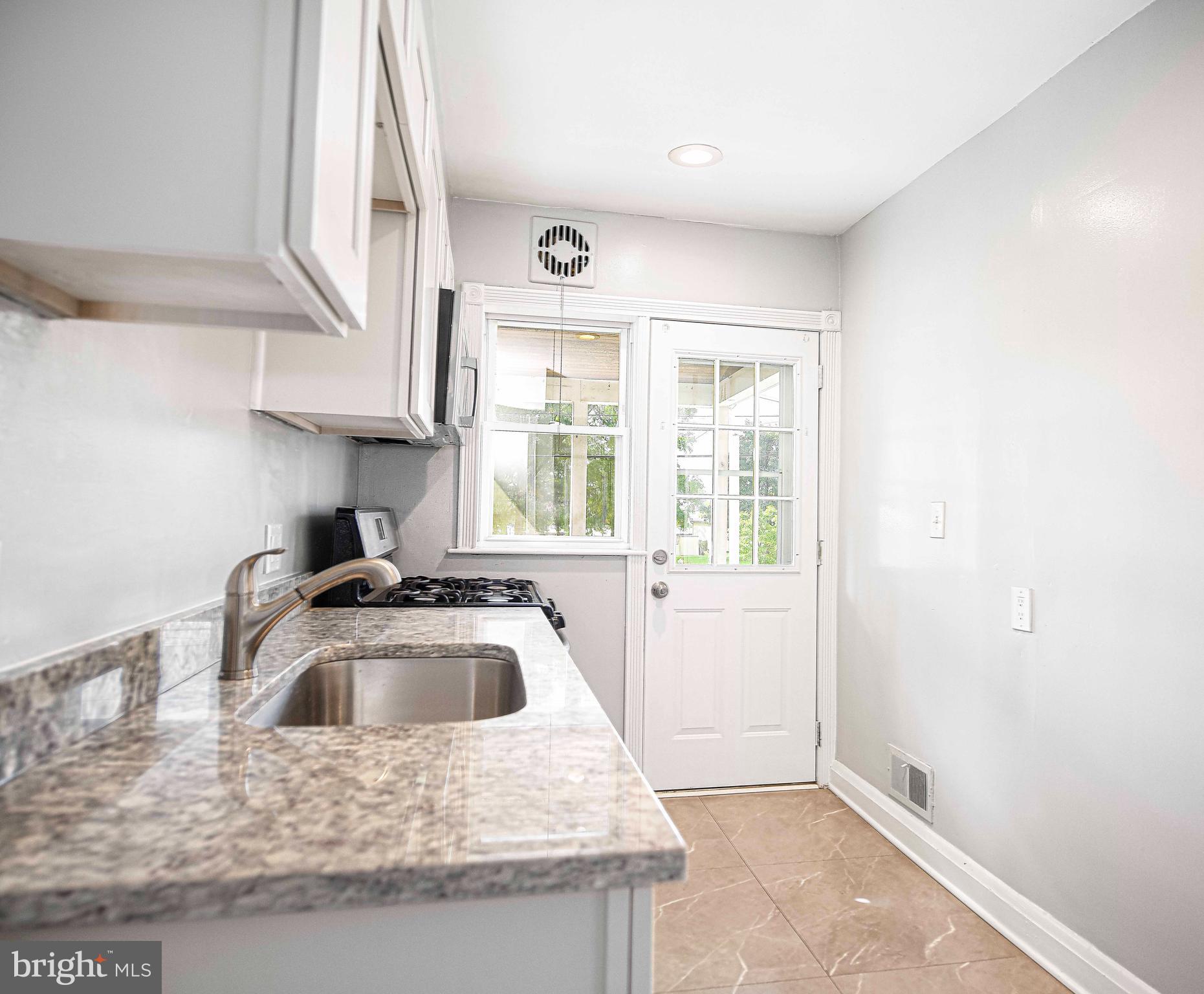 114 Riverthorn Road Middle River, MD 21220 - Photo 7 of 26