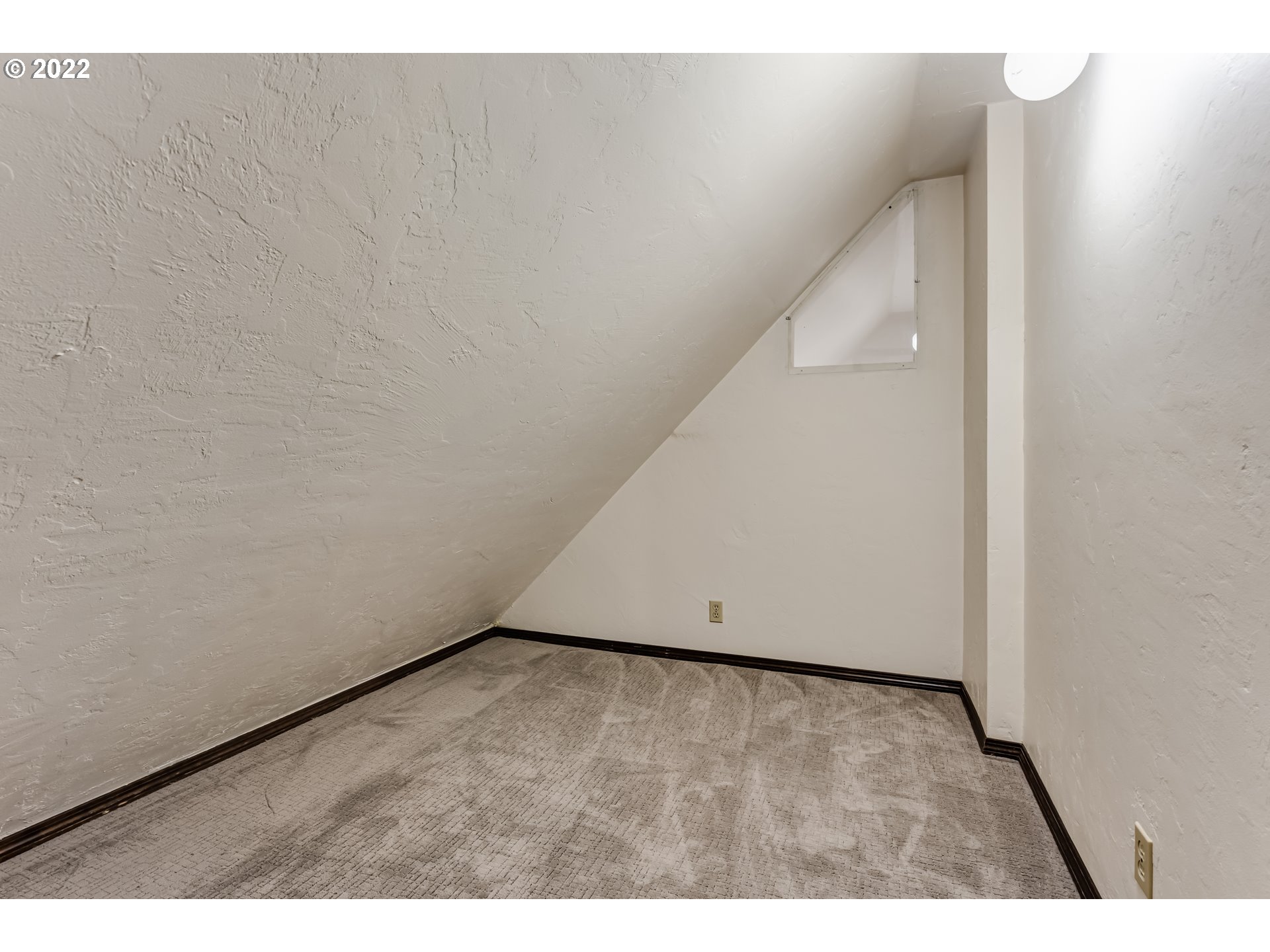5150 Fox Hollow Road Eugene, OR 97405 - Photo 20 of 32 Gallery Image 20