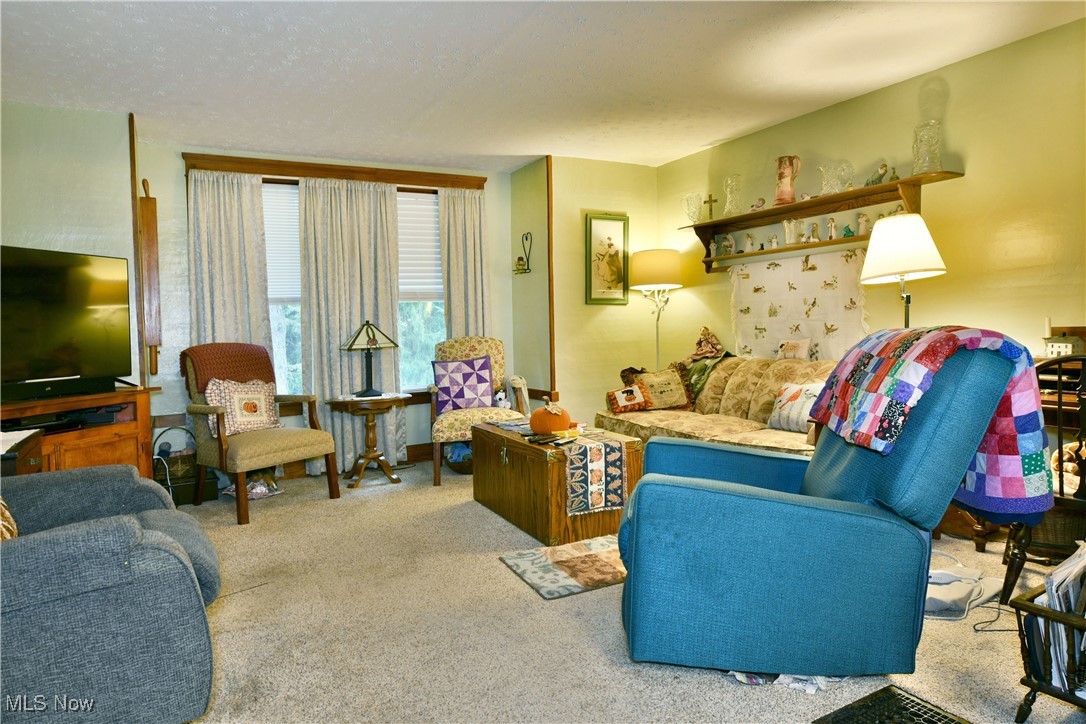 9210 Howland Springs Road Southeast Warren, OH 44484 - Photo 14 of 50