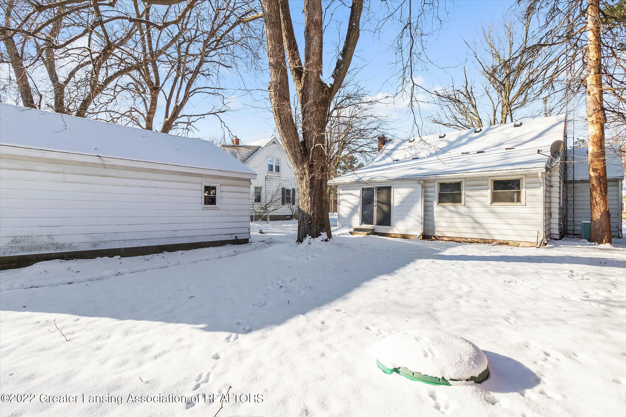 609 South Cochran Road Charlotte, MI 48813 - Photo 35 of 38 35--609-S-Cochran-Ave-WindowStill-Real-E