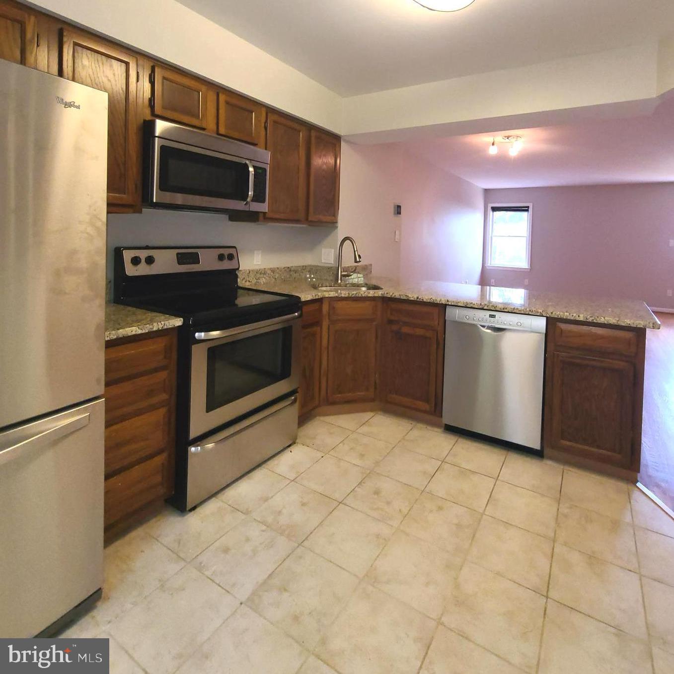 2037 South Glebe Road Arlington, VA 22206 - Photo 5 of 30