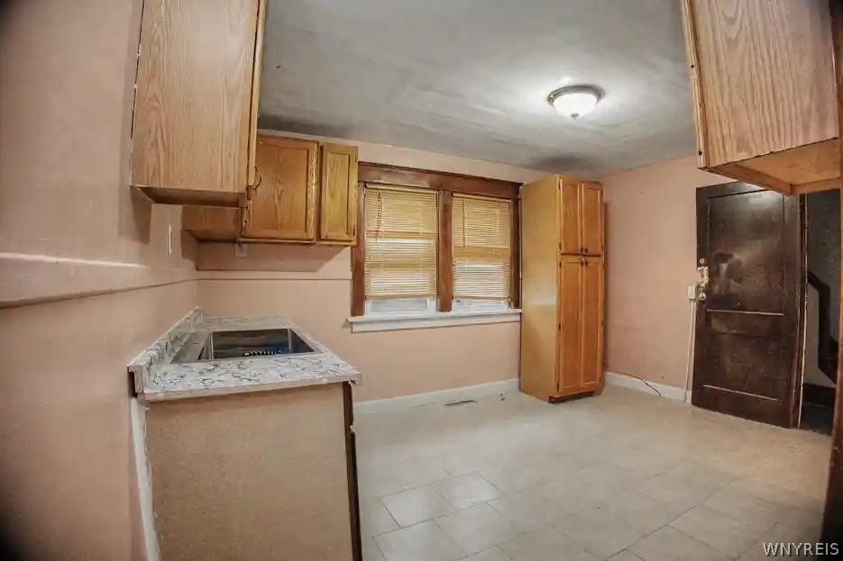 103 Preston Road, Unit LOWR Cheektowaga, NY 14215 - Photo 16 of 28