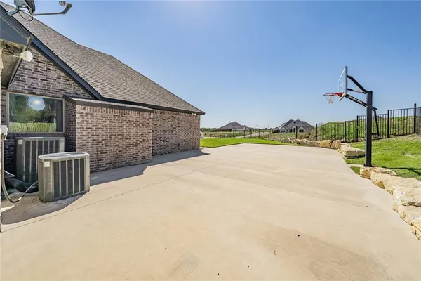 $4,000 | 8208 Indian Hills Court, Benbrook, TX 76126