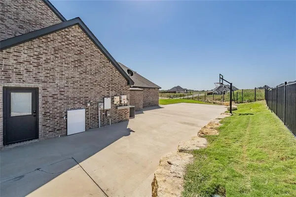 $4,000 | 8208 Indian Hills Court, Benbrook, TX 76126