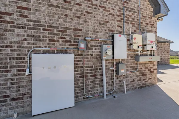 $4,000 | 8208 Indian Hills Court, Benbrook, TX 76126