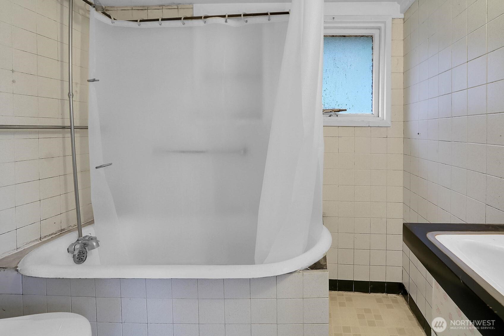 8442 24th Avenue Southwest Seattle, WA 98106 - Photo 15 of 26