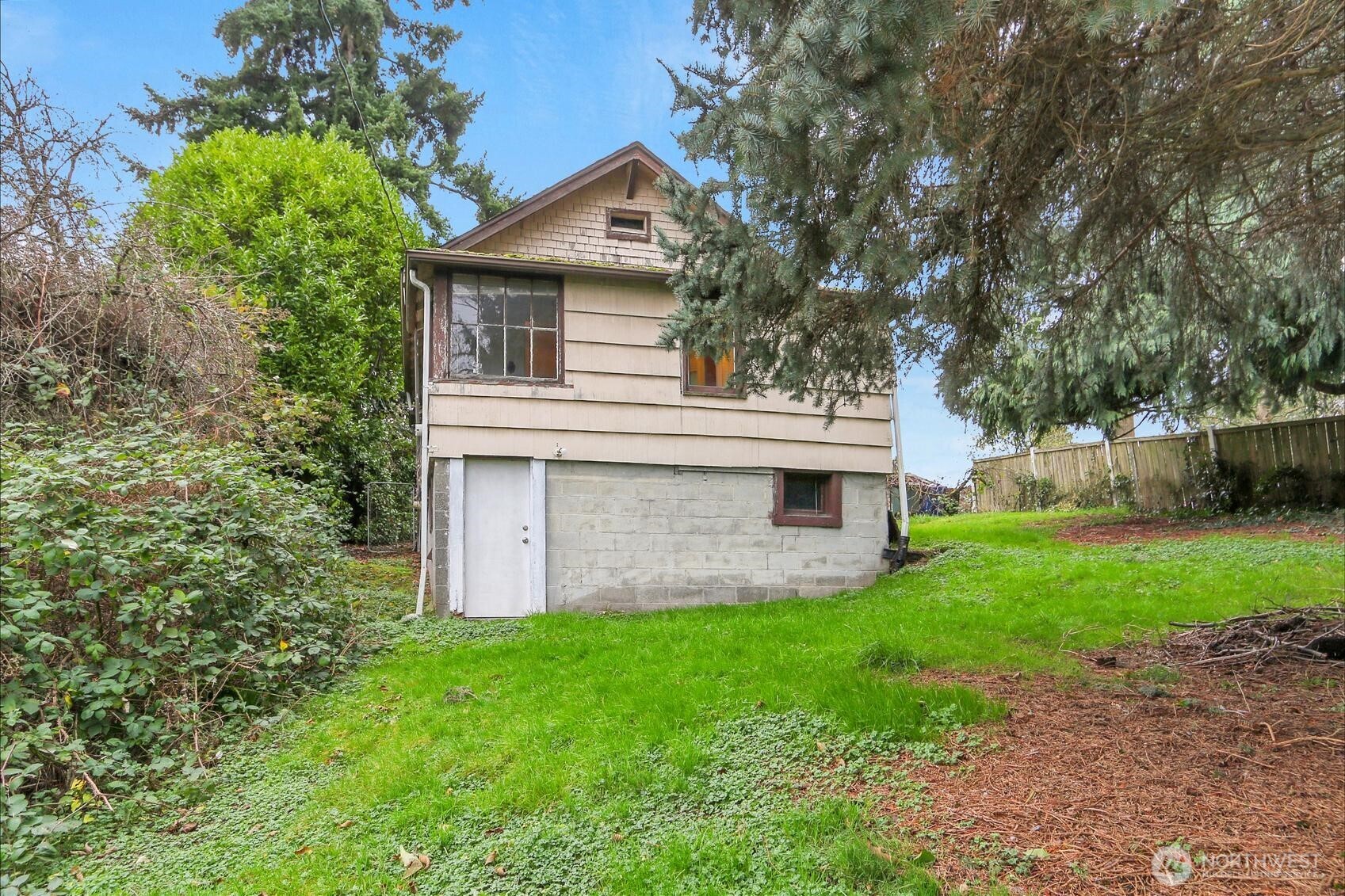 8442 24th Avenue Southwest Seattle, WA 98106 - Photo 24 of 26