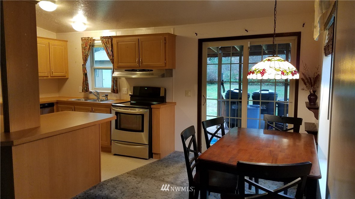 5425 Fir Tree Road Southeast Olympia, WA 98513 - Photo 5 of 25 Gallery Image 5