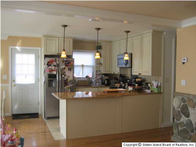 277 Beach Road Staten Island, NY 10312 - Photo 5 of 15 Additional Photo