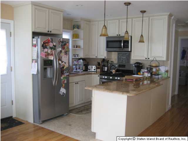 277 Beach Road Staten Island, NY 10312 - Photo 6 of 15 Additional Photo