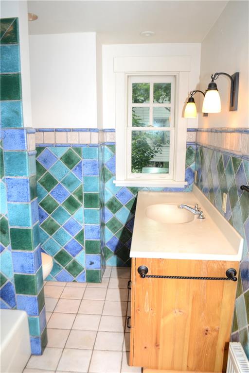 5 Biddeford Road Ben Avon Heights, PA 15202 - Photo 21 of 25 Hall bath