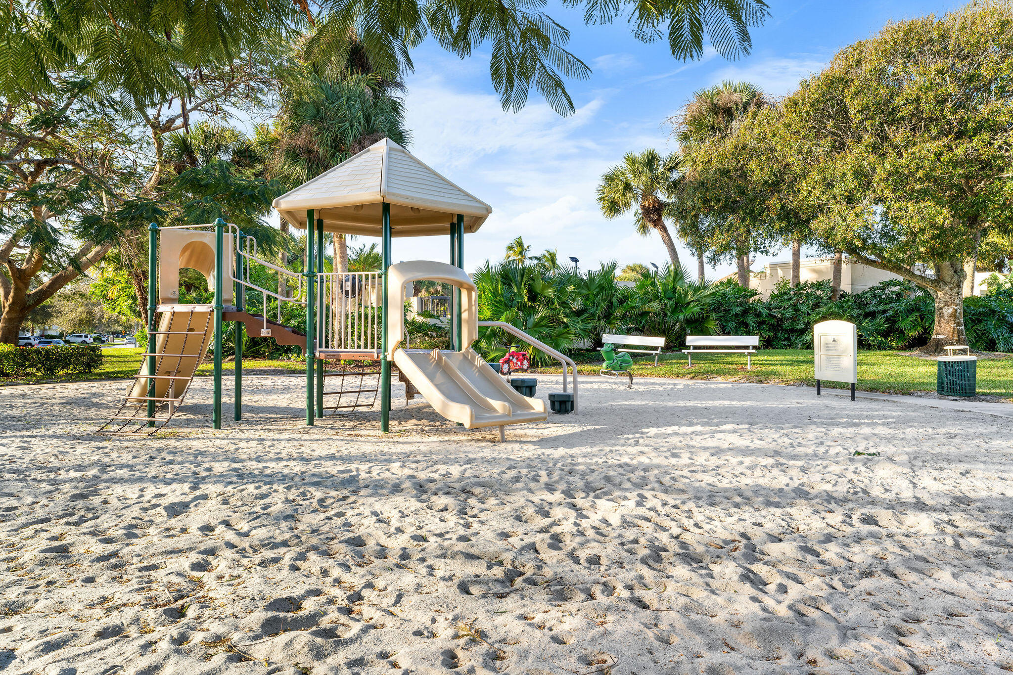 2702 27th Court Jupiter, FL 33477 - Photo 23 of 30 2702-28