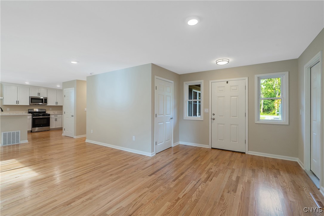 9374 Fenner Road Lysander, NY 13069 - Photo 4 of 50