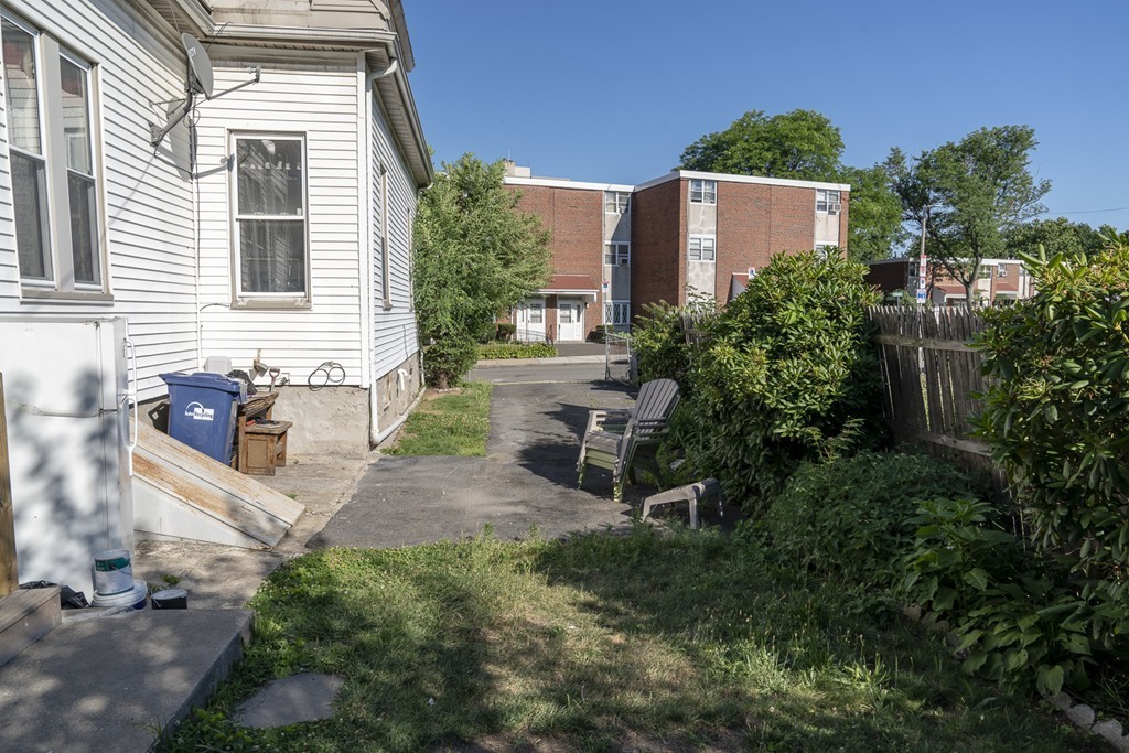 27 Laurel Street Boston, MA 02119 - Photo 19 of 20 Gallery Image 19