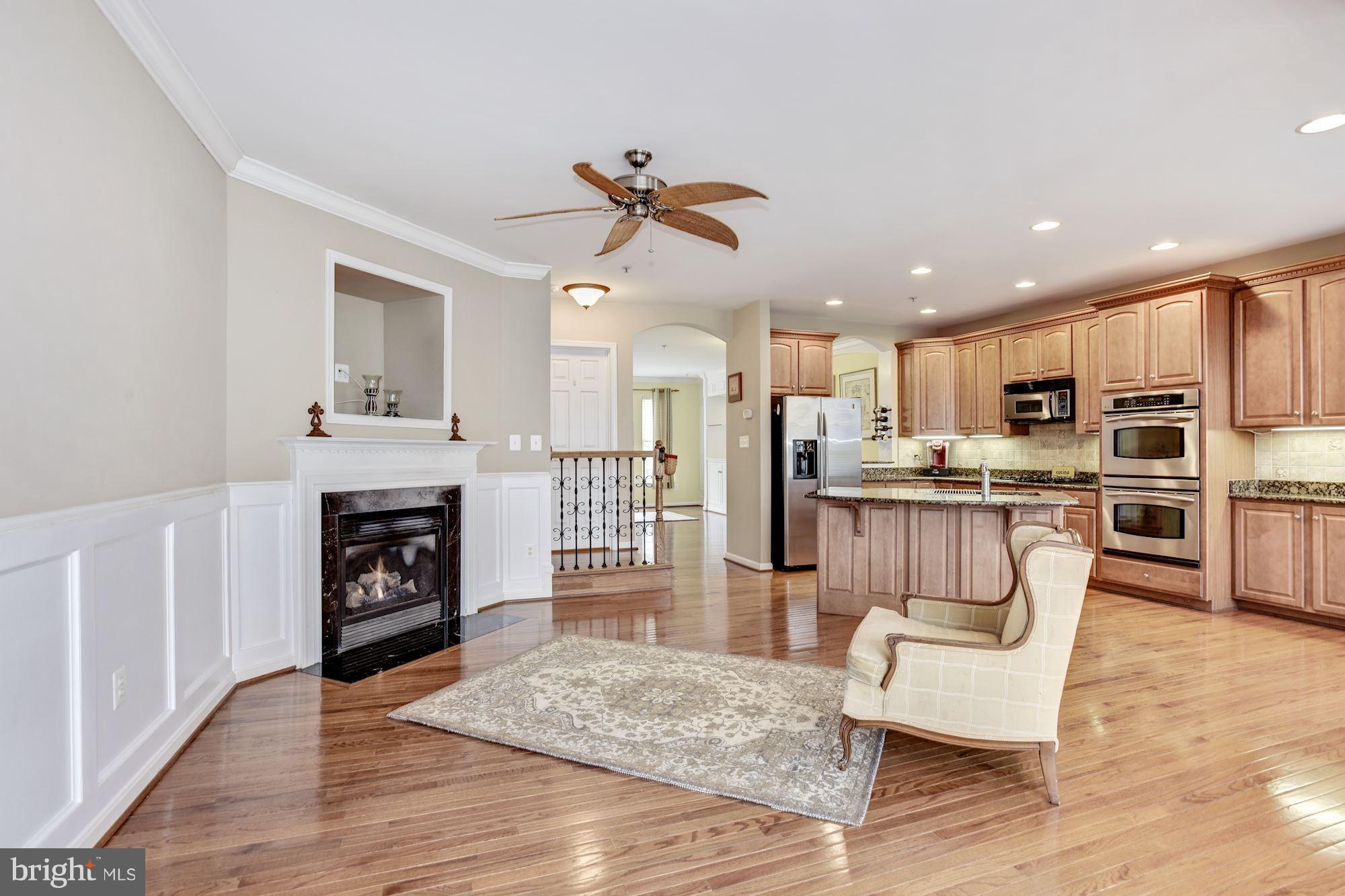 2310 Noblewood Road Edgewater, MD 21037 - Photo 10 of 30 Living Room