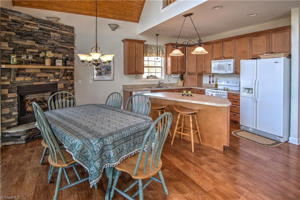 198 Shoreline Road New London, NC 28127 - Photo 12 of 28 Gallery Image 12