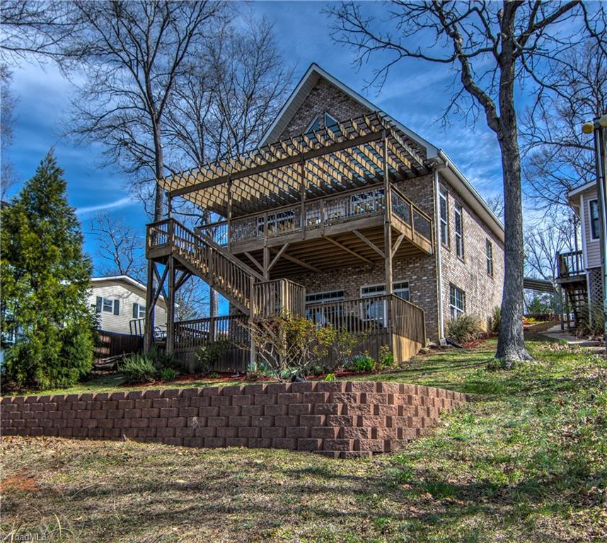 198 Shoreline Road New London, NC 28127 - Photo 4 of 28 Gallery Image 4