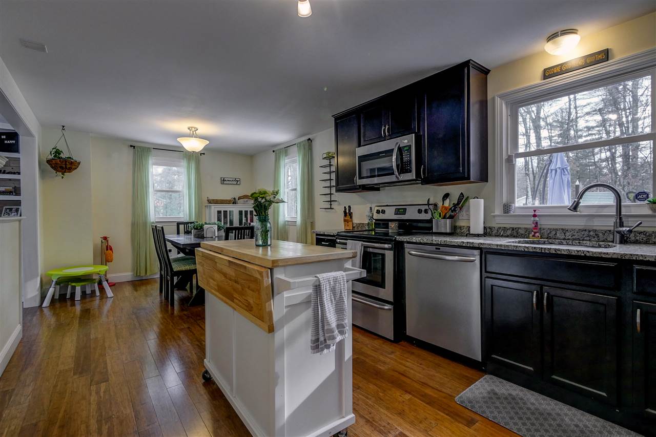 10 Jade Road Merrimack, NH 03054 - Photo 3 of 37
