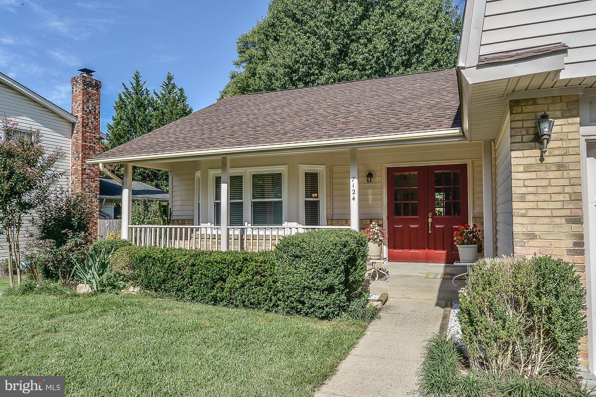7124 Hamor Lane Springfield, VA 22153 - Photo 2 of 30 Porch, New paint front door