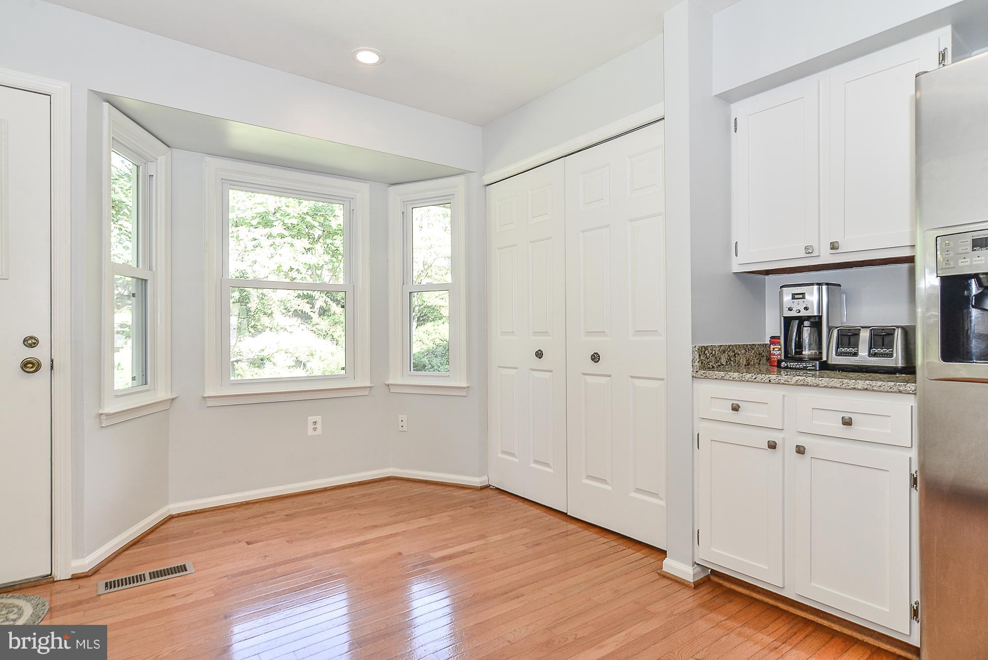 7124 Hamor Lane Springfield, VA 22153 - Photo 13 of 30 breakfast nook with bay windows