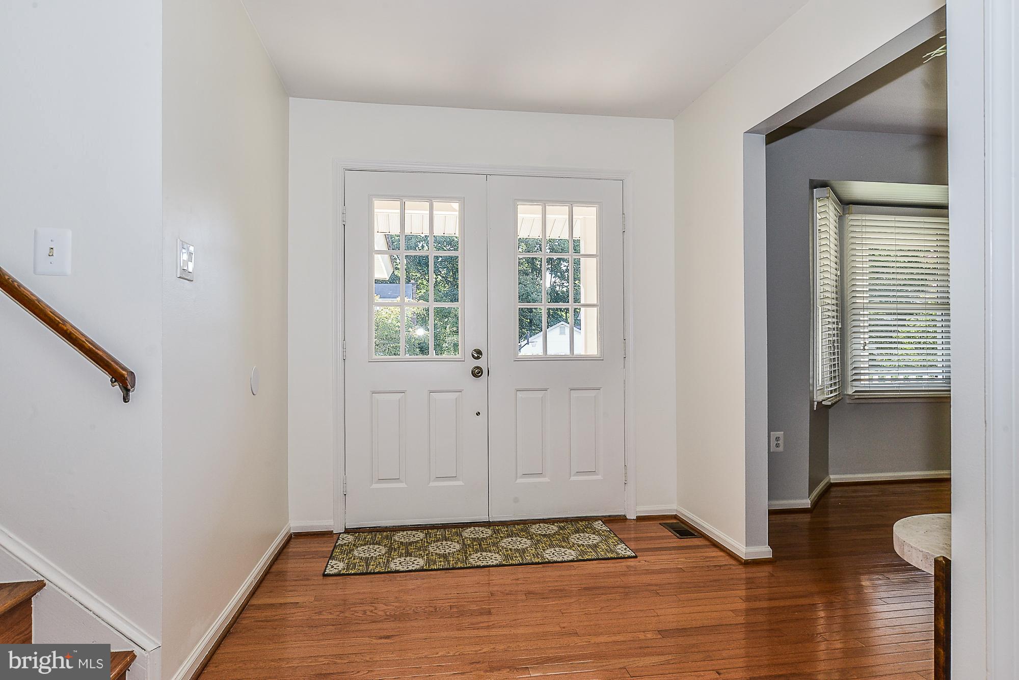 7124 Hamor Lane Springfield, VA 22153 - Photo 3 of 30 Foyer