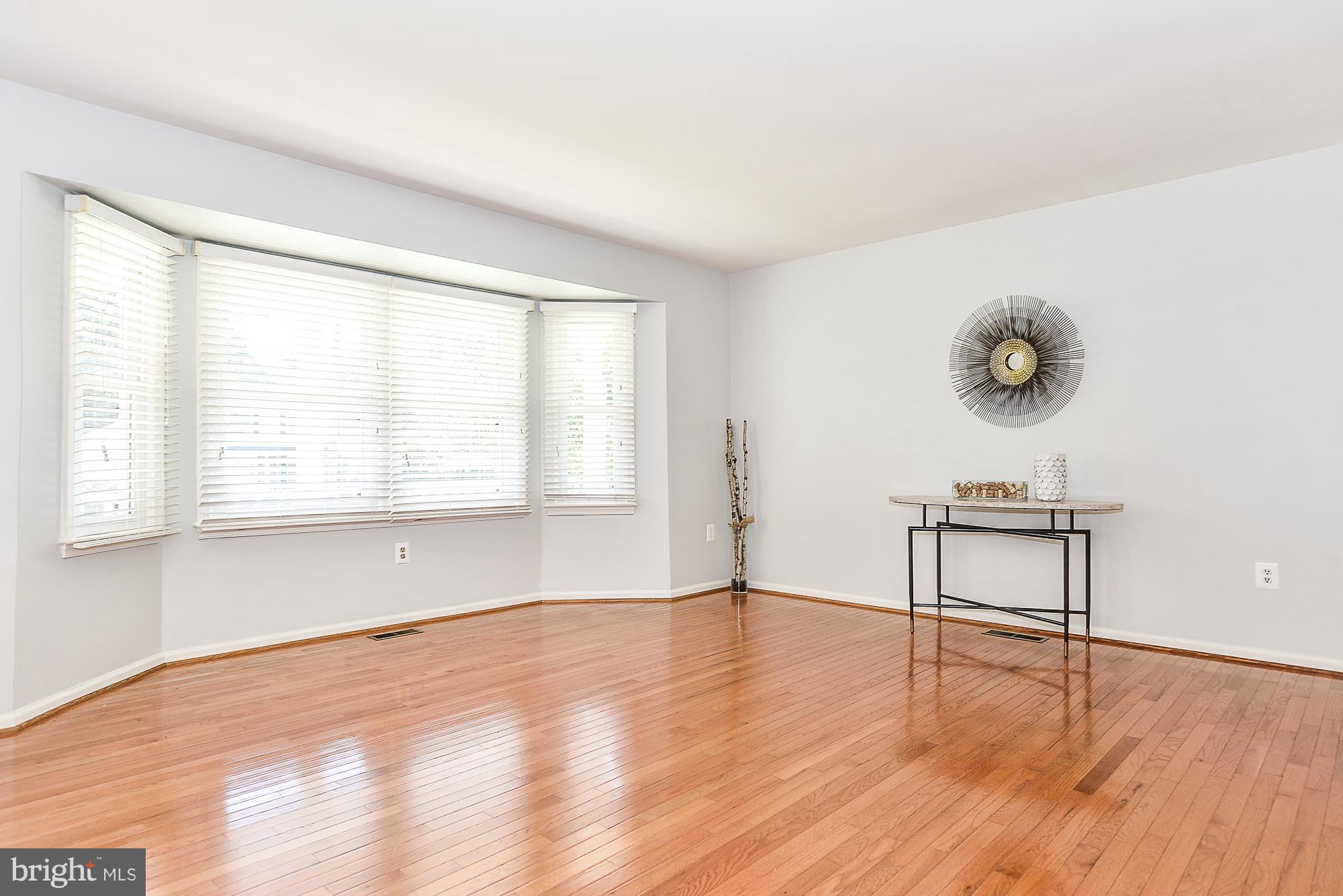 7124 Hamor Lane Springfield, VA 22153 - Photo 6 of 30 New window