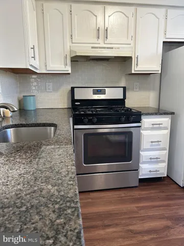 $2,300 | 704 B Trescott Place, Mount Laurel, NJ 08054