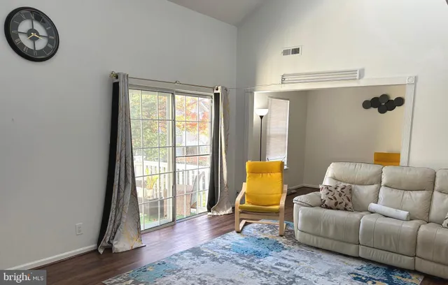 $2,300 | 704 B Trescott Place, Mount Laurel, NJ 08054