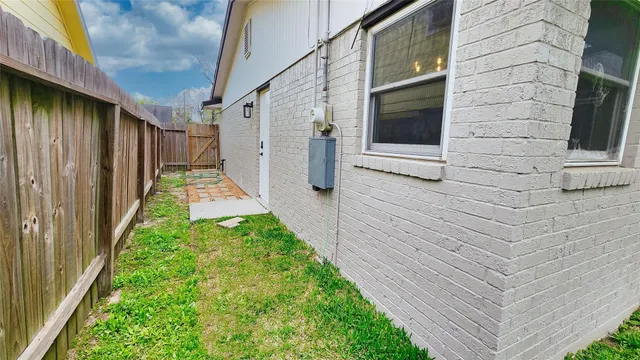 $2,600 | 403 Vance Street, League City, TX 77573