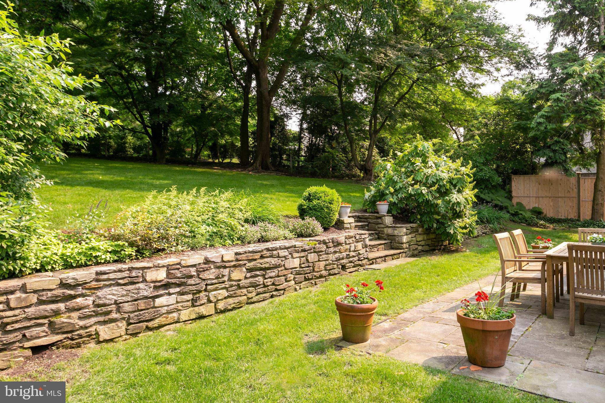 60 West Hampton Road Philadelphia, PA 19118 - Photo 19 of 23