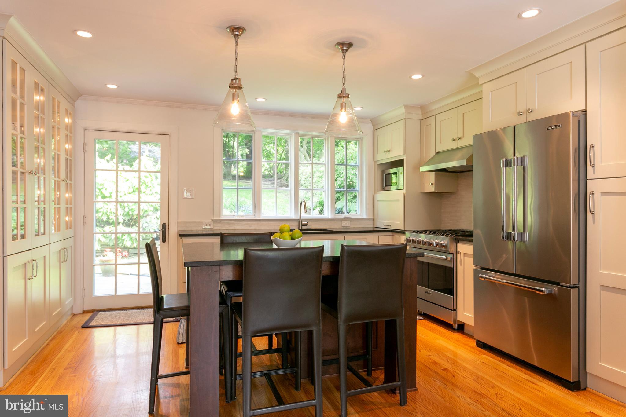 60 West Hampton Road Philadelphia, PA 19118 - Photo 4 of 23
