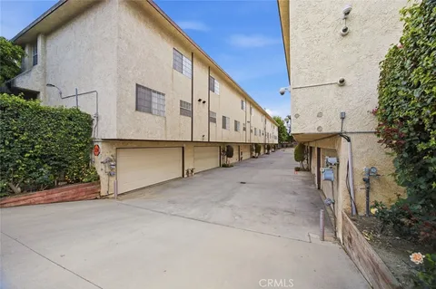 $484,900 | 8927 Cedros Avenue, Unit 8, Panorama City, CA 91402