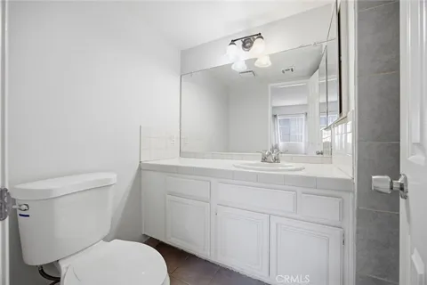 $484,900 | 8927 Cedros Avenue, Unit 8, Panorama City, CA 91402