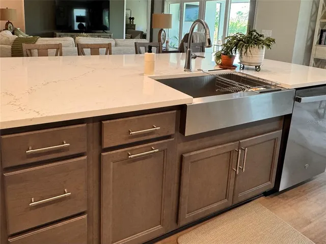 $541,900 | 736 River Oaks Circle, The Villages, FL 34762