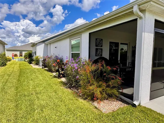 $541,900 | 736 River Oaks Circle, The Villages, FL 34762