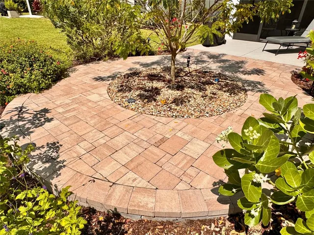 $541,900 | 736 River Oaks Circle, The Villages, FL 34762