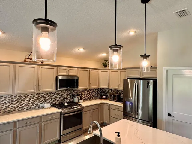 $541,900 | 736 River Oaks Circle, The Villages, FL 34762