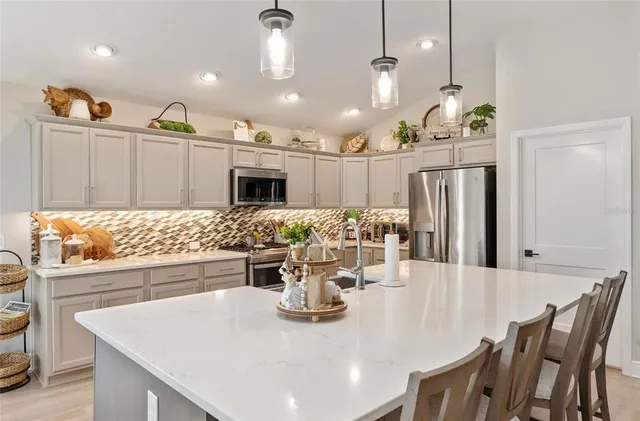 $541,900 | 736 River Oaks Circle, The Villages, FL 34762